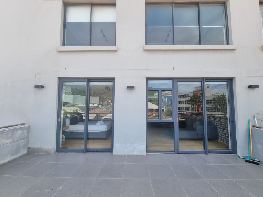 To Let 1 Bedroom Property for Rent in Woodstock Western Cape